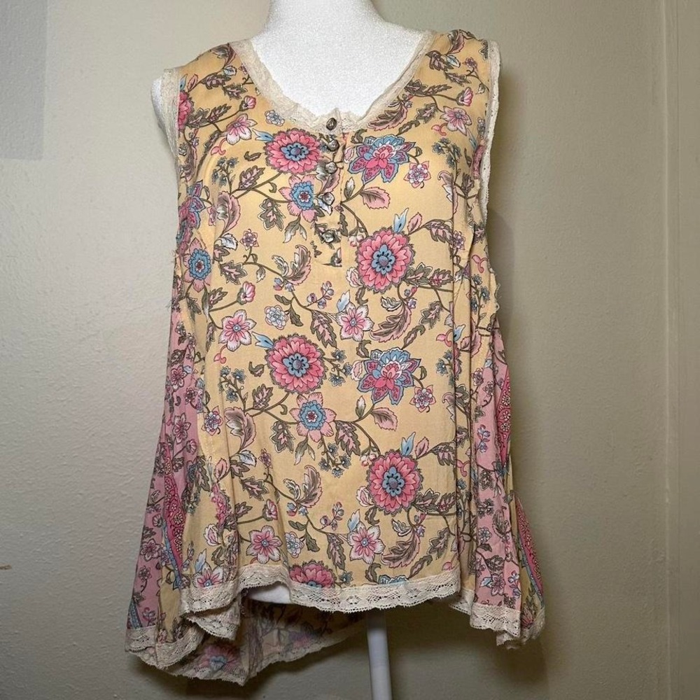 POL‎ Lace Trim Floral Tank (Large)